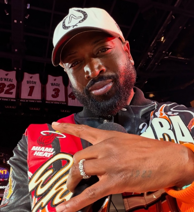 热火庆祝夺冠20周年!韦德晒照:这是我的地盘!06🏆