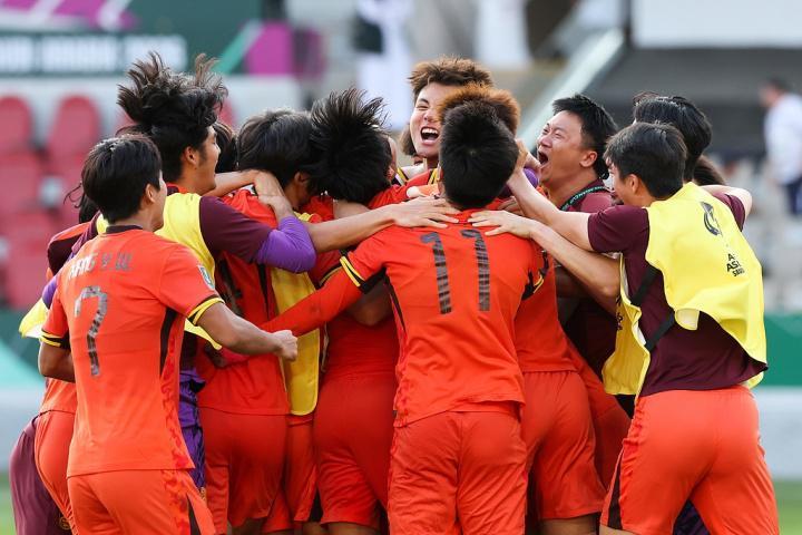 乐鱼体育app-日本球迷评董路532阵型言论：论调太幼稚，纠结阵型不如先学停球